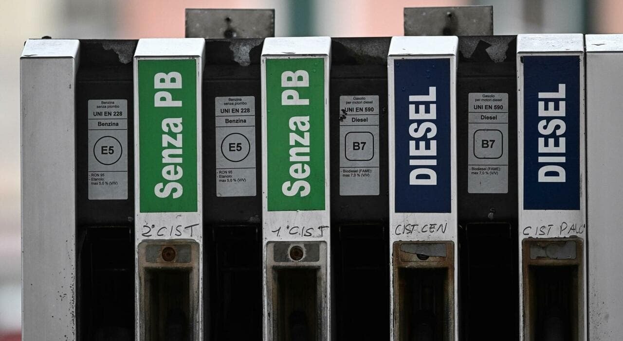 Carburanti, decreto del Governo contro il caro gasolio: accisa ridotta fino al 6 agosto. Nuove misure anche per l'ex Ilva