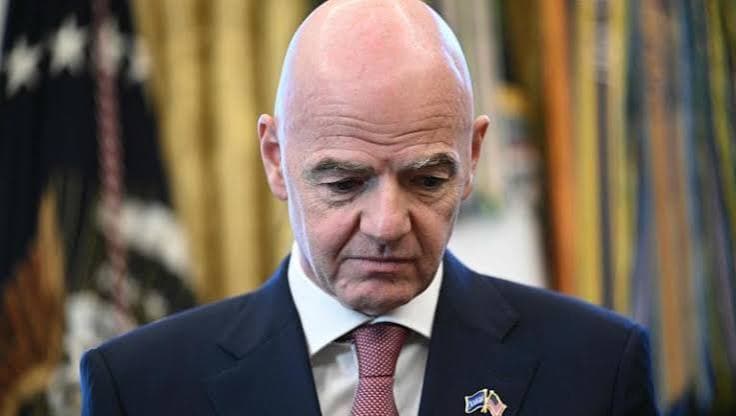 Calcio, cresce lo scontro con la FIFA: UEFA, CONCACAF e AFC valuterebbero tornei alternativi