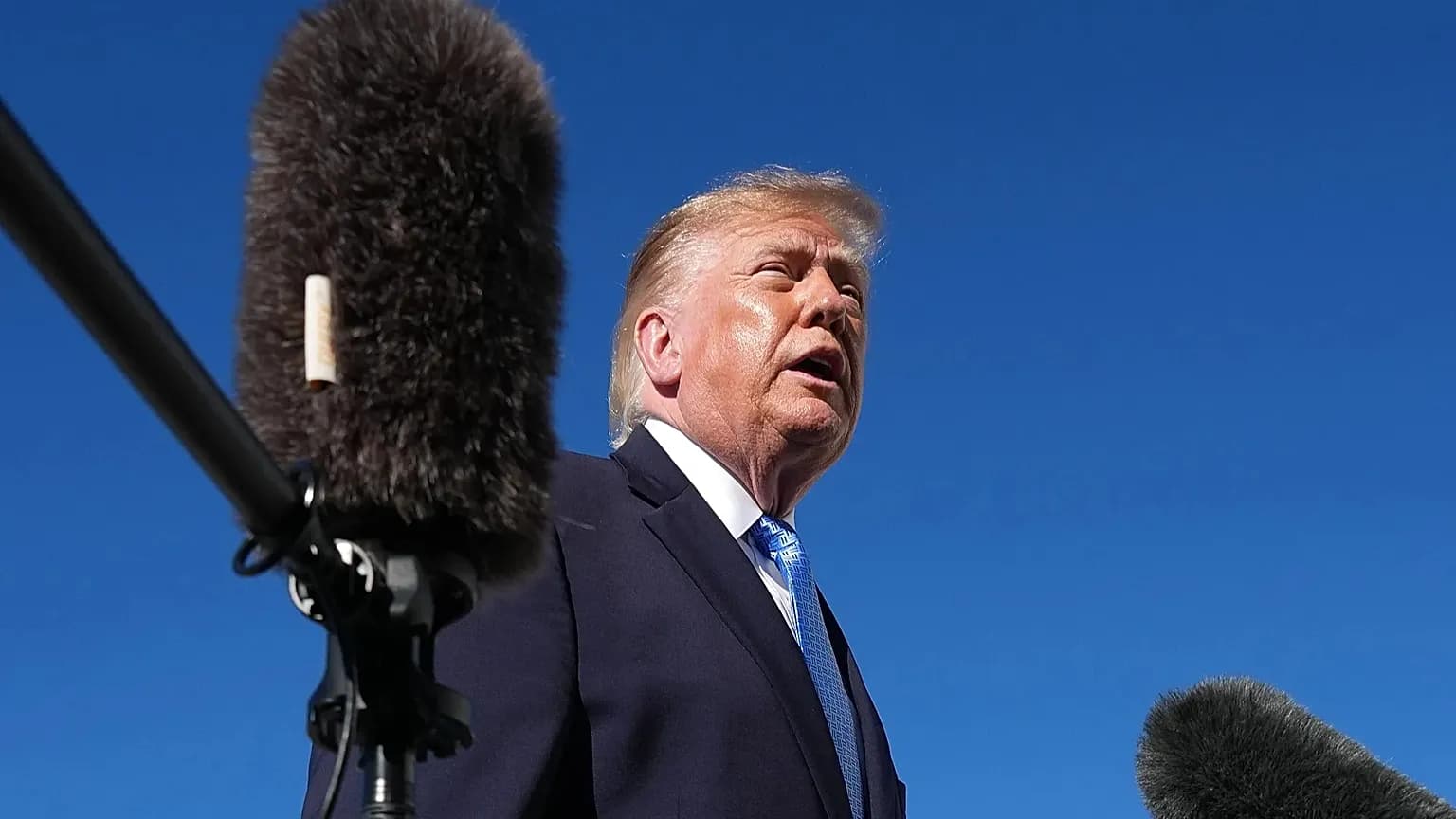 Trump annuncia un possibile incontro tra Putin e Zelensky: «Progressi nei negoziati». Sul tavolo anche il petrolio russo