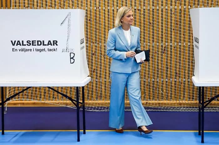 Elezioni in Svezia, centrosinistra avanti negli exit poll: Andersson al 51,3%, arretra l’ultradestra