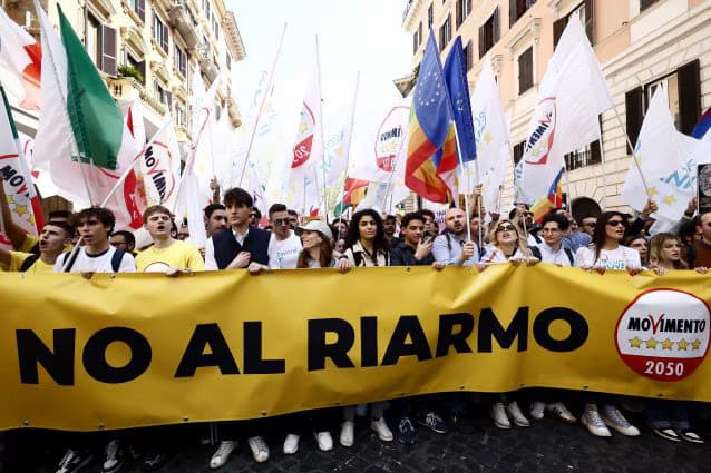 M5s, manifestazione a Roma. Conte: "Siamo l'alternativa a questo governo"