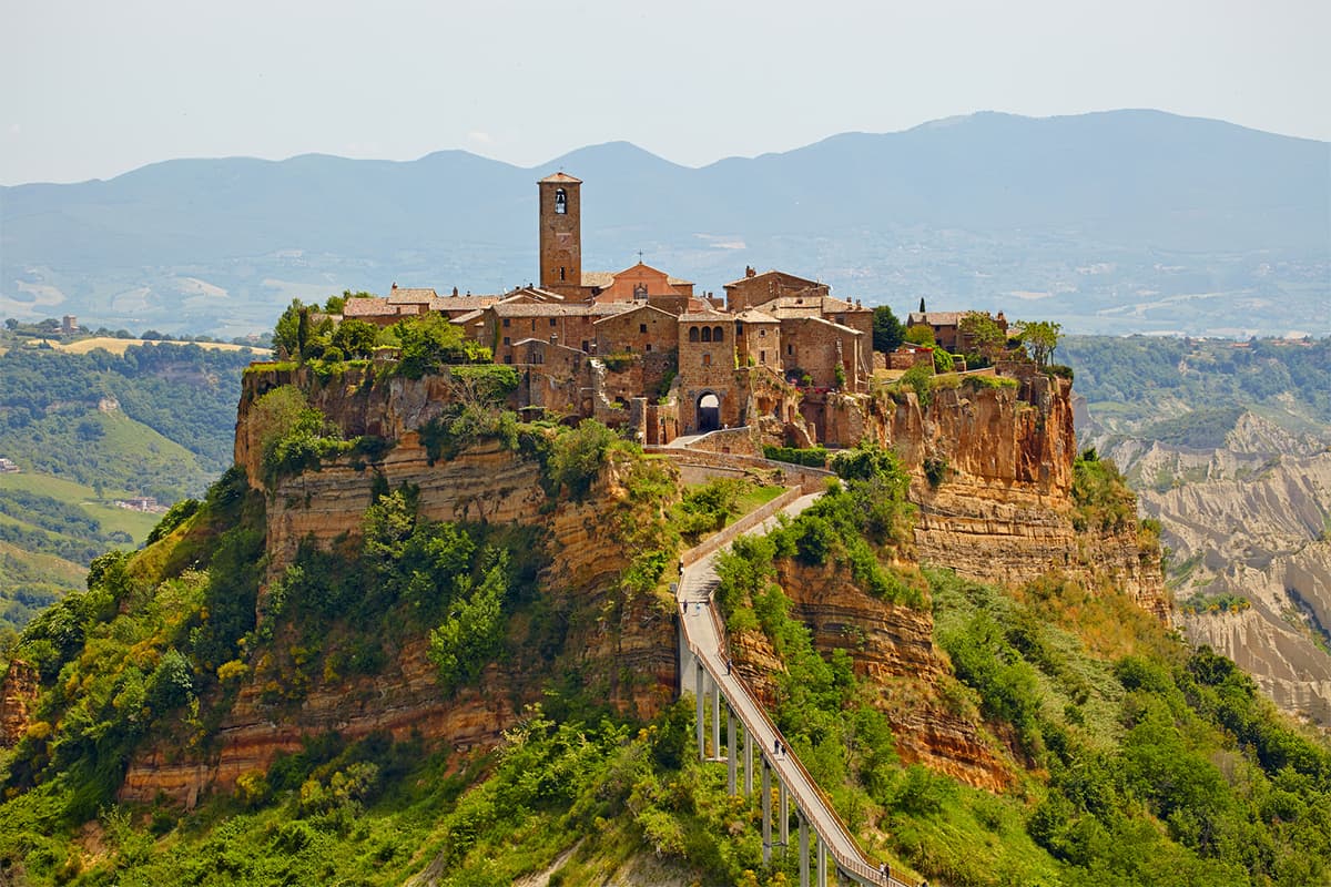 Civita di Bagnoregio e Bolsena nominate capitali dell’arte contemporanea 2028