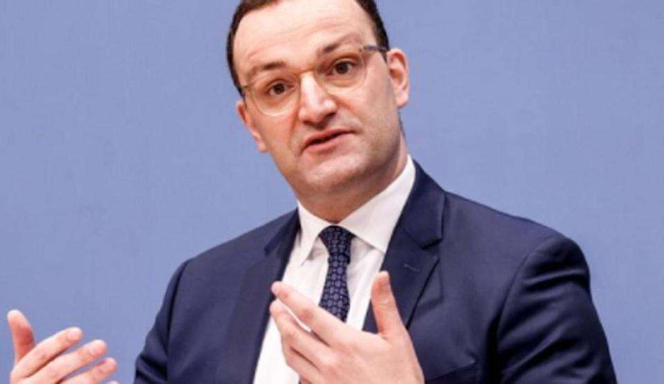 Germania, ministro della Salute: “Alla fine dell’inverno tutti vaccinati, contagiati o morti”