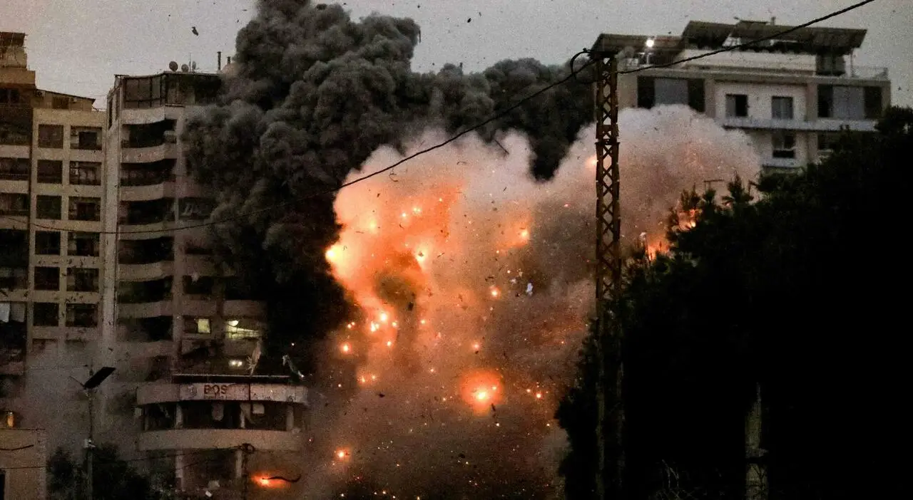 Libano, tregua violata: razzi da Hezbollah e raid Idf