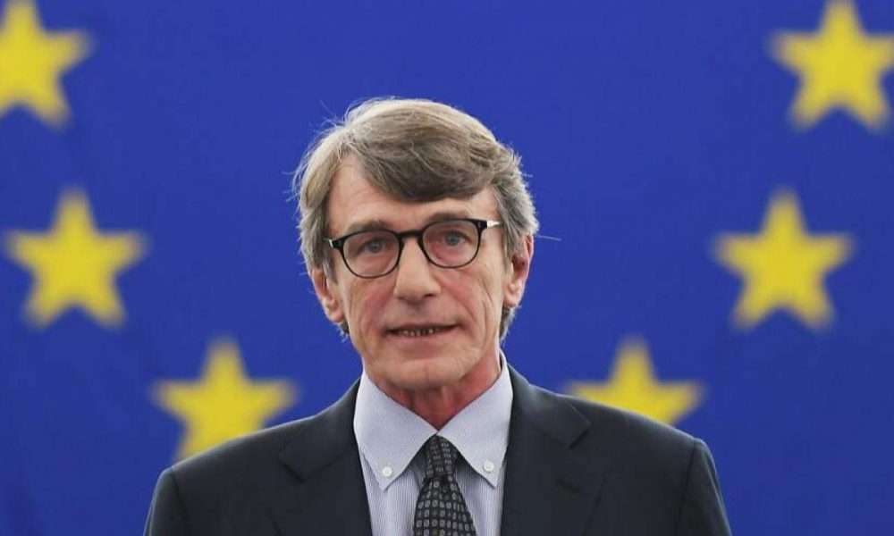 Ue, Sassoli: “Il certificato vaccinale è uno strumento utile e non discriminatorio”