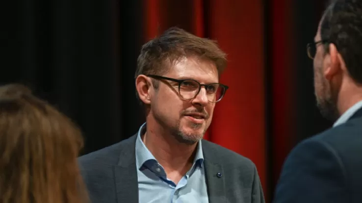 Dresda, aggredito l’ europarlamentare dell’SPD Ecke: “E’ fascismo, è violenza antidemocratica”