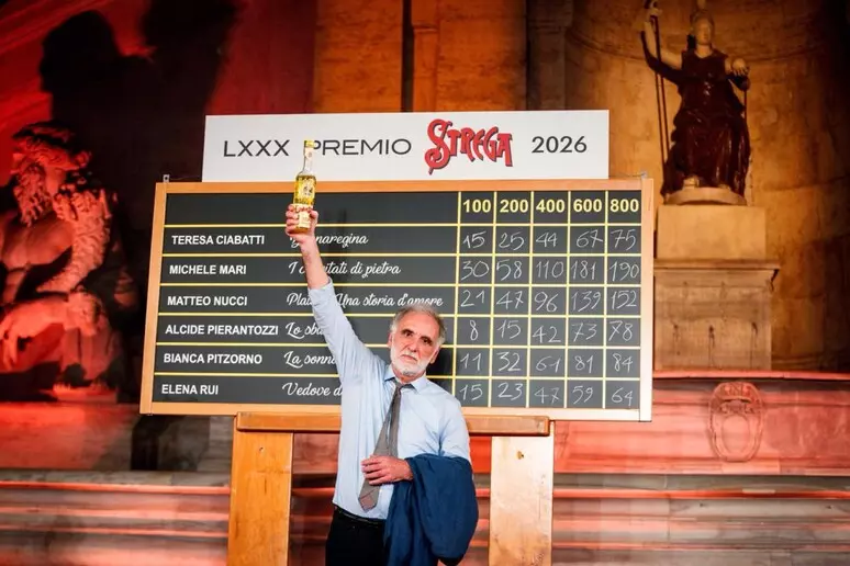 Premio Strega, trionfa Michele Mari con I convitati di pietra