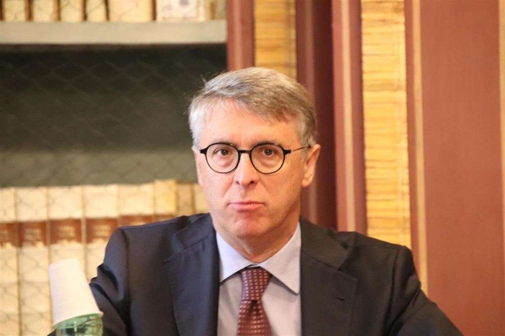 Scandalo Dossieraggio, parla Cantone: “10mila accessi illeciti”. Gasparri chiede a De Raho di lasciare l’incarico