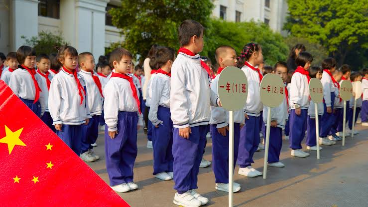 Cina tra revisionismo e nazionalismo. La stretta sull'inglese e i pericoli della "pseudo-storia"