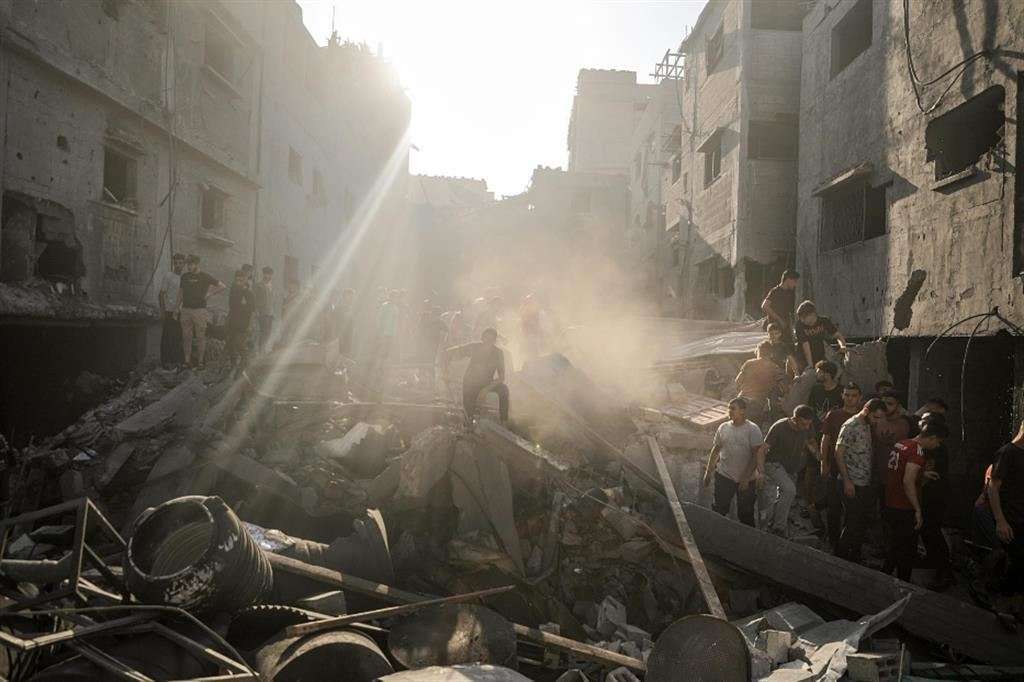 Israele-Hamas, l’attacco è stato organizzato negli ultimi due anni. Blinken fa visita a Netanyahu