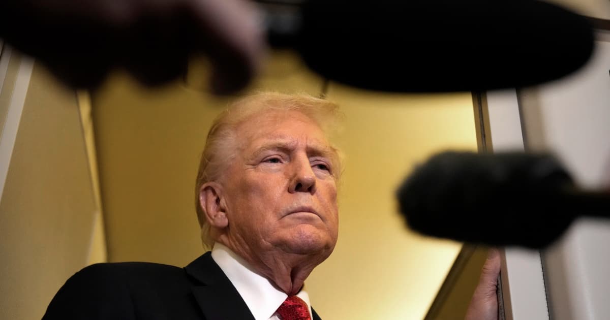Caso Epstein, nuove accuse contro Donald Trump: una donna denuncia una violenza sessuale, i democratici chiedono un procuratore speciale