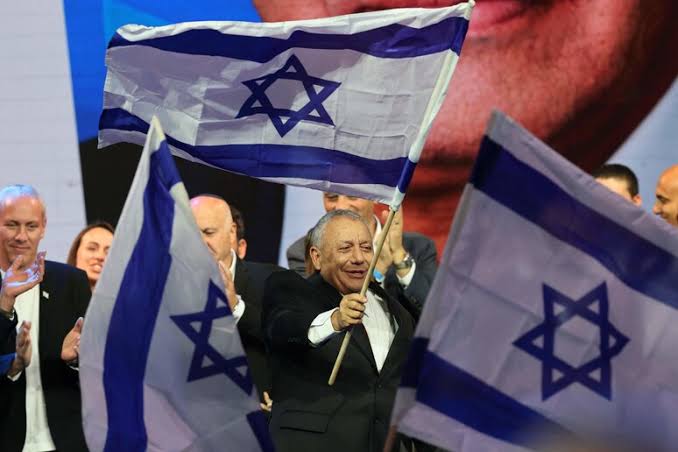 Israele, scrutinato il voto ai seggi: Netanyahu avanti con 53 seggi