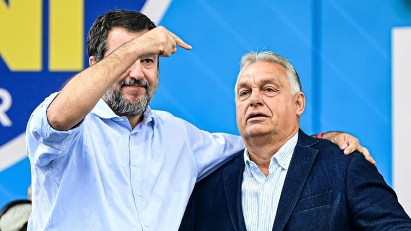 Pontida, Salvini: "L'unico estremismo è quello islamico". Sul palco anche Orbàn e Wilders