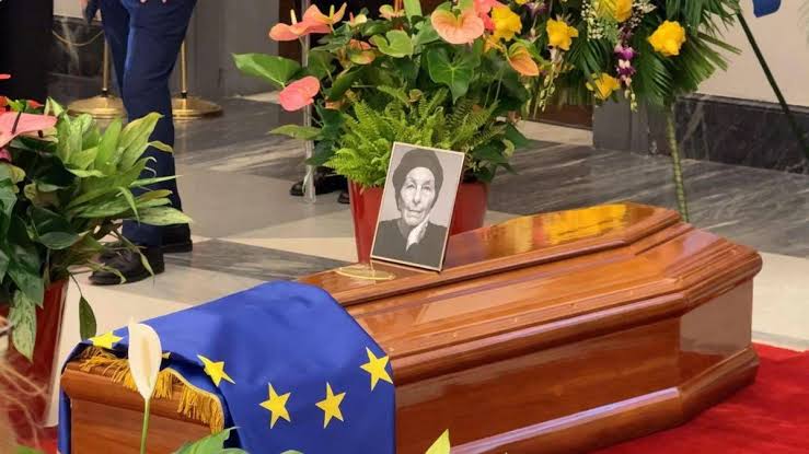 Roma saluta Emma Bonino: folla in Campidoglio e omaggio trasversale della politica