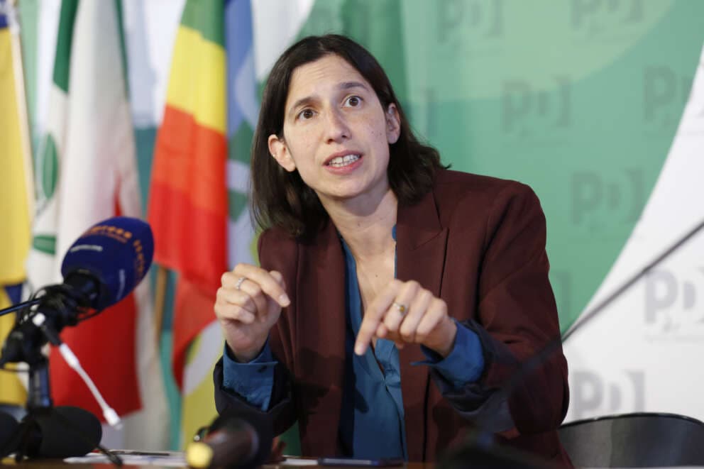 Ddl Antisemitismo, Schlein lancia l'ultimatum: "O cambiano o votiamo No"