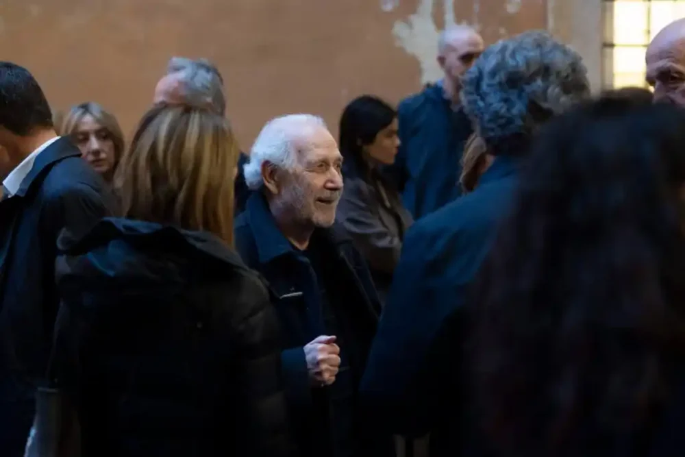 Come cancellare l’inutile. Presentato da Treccani il film su Emilio Isgrò