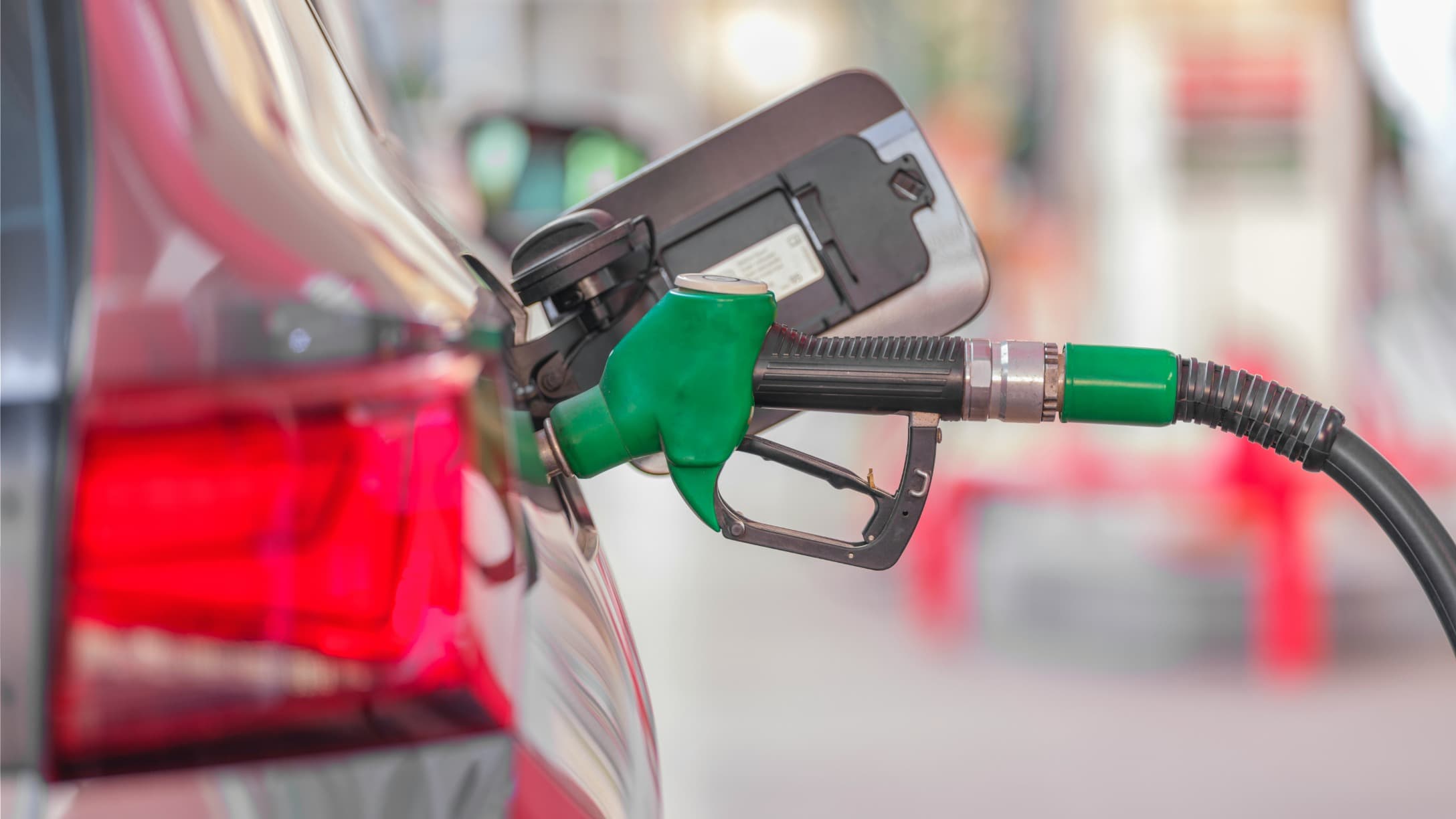 Carburanti, prezzi in forte rialzo: il governo valuta il ritorno delle accise mobili
