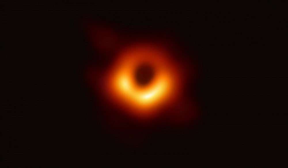 Astrofisica, svelata la prima storica immagine del buco nero nella via lattea: Saggittarius A*