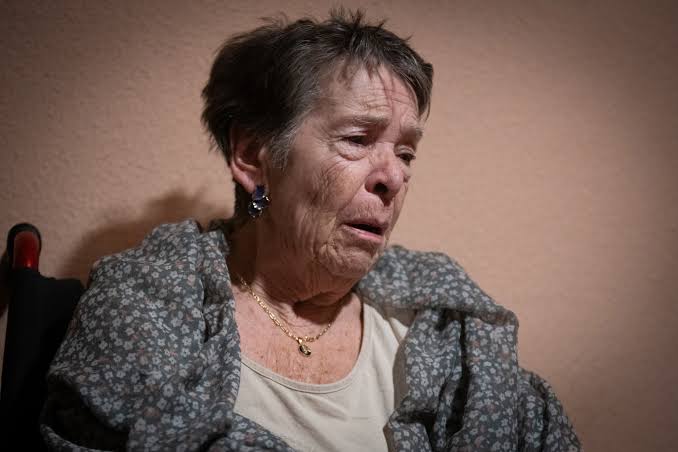 È morta Maricarmen Abascal, la donna sfrattata a 87 anni diventata simbolo della crisi della casa in Spagna