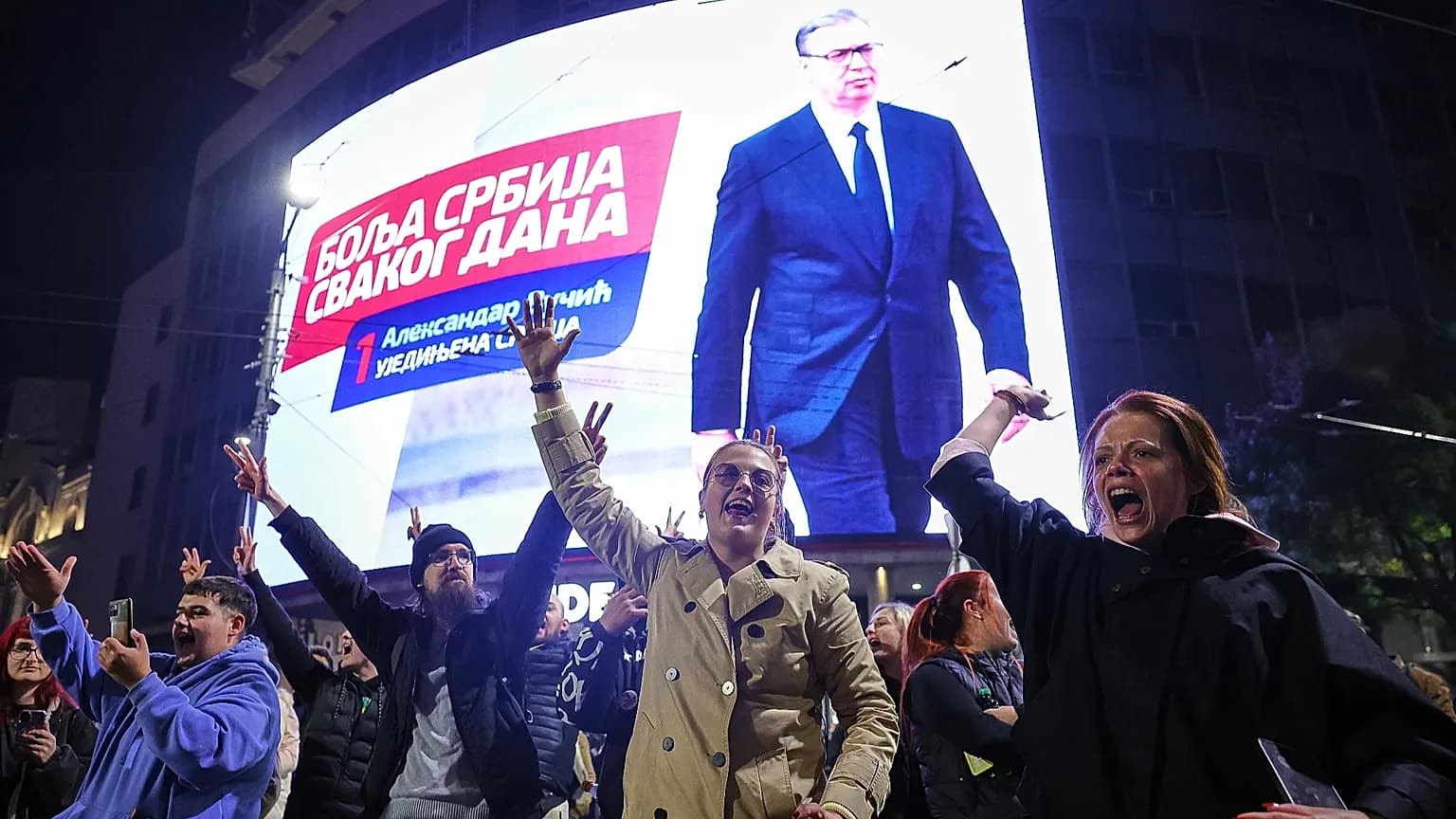 Serbia, svolta storica alle urne: trionfa la lista degli studenti, Vučić ammette la sconfitta