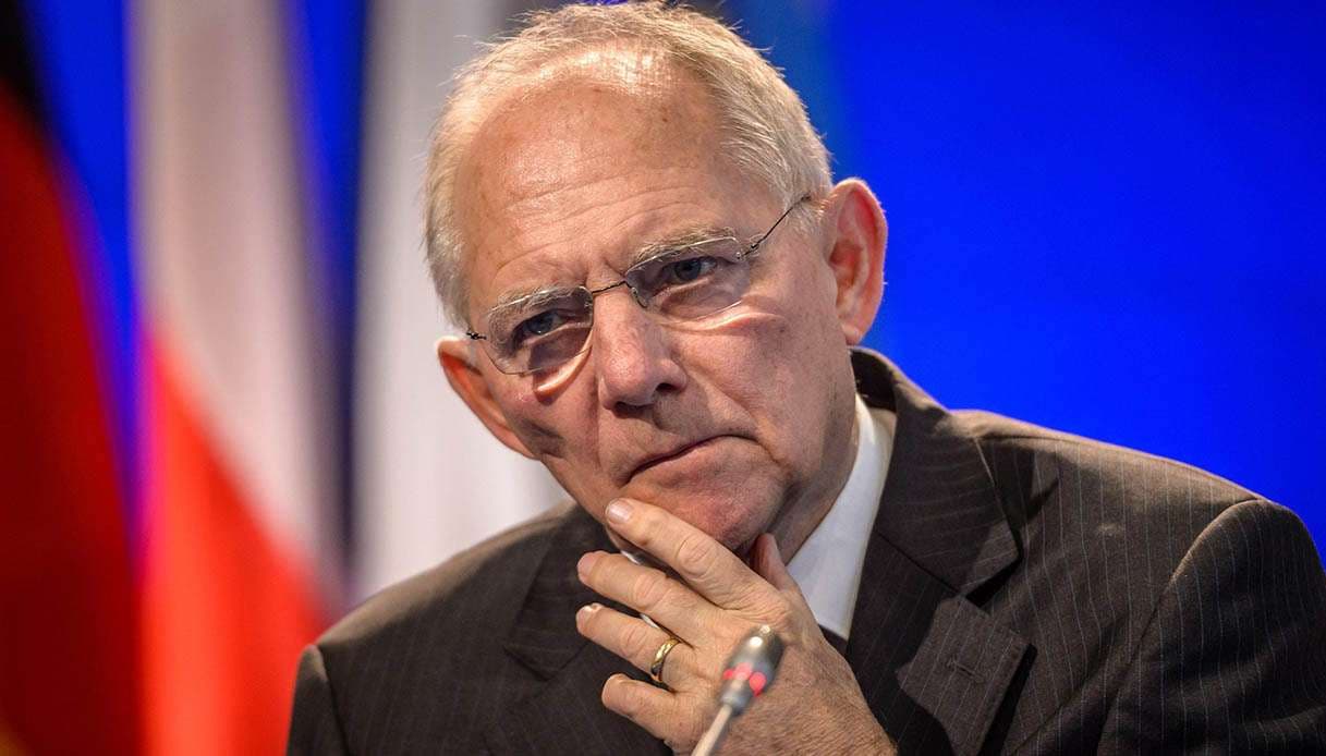 La Germania dice addio al falco Schäuble, il "rigorista delle finanze" che voleva la Grecia fuori dall'Eurozone