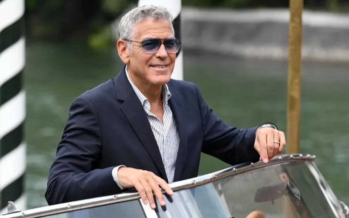 George Clooney riceverà il Leone d'Oro alla Carriera: «Un grande onore, anche se significa che sto invecchiando»