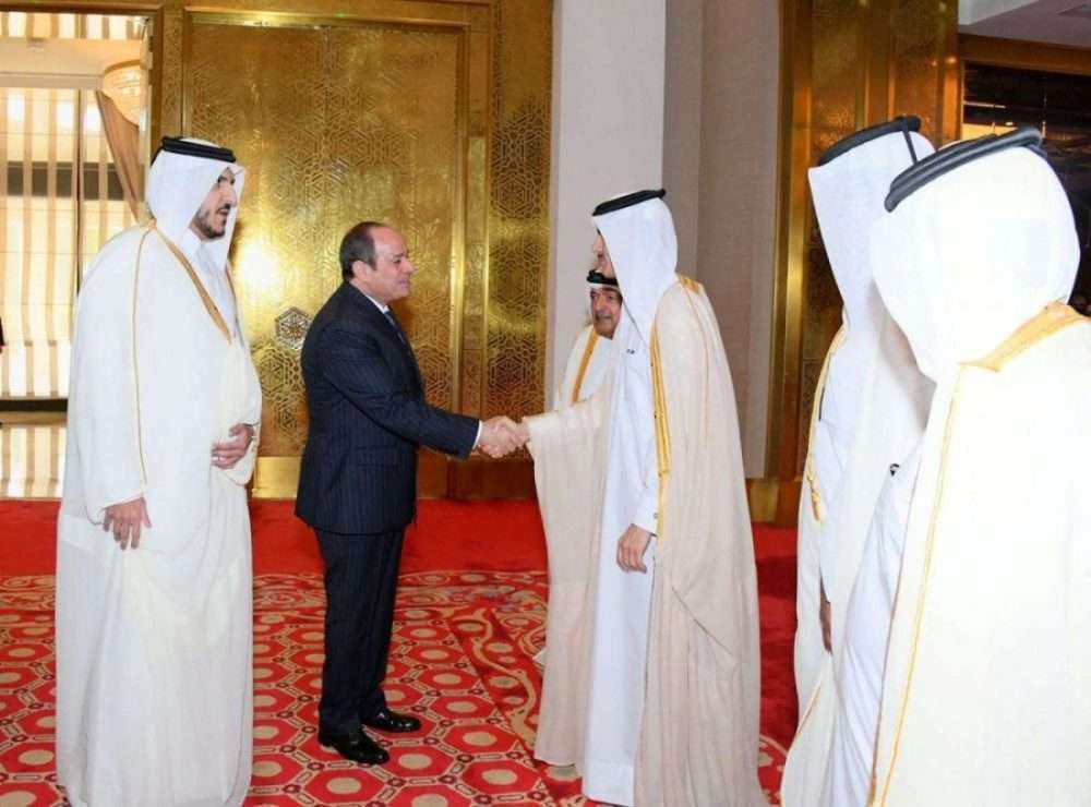 Egitto, al-Sisi in Qatar per trovare investimenti e aiuto finanziario
