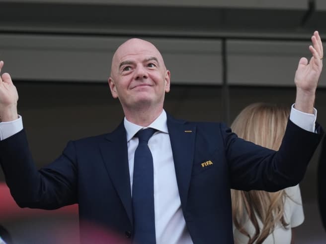 Caso FIFA, tutti contro Infantino: la rivolta del calcio mondiale mette in discussione la sua leadership