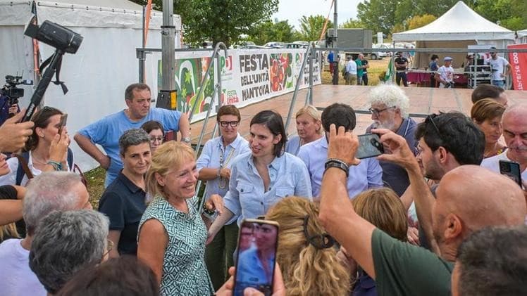 Schlein: «Basta primarie, pensiamo ai problemi degli italiani»