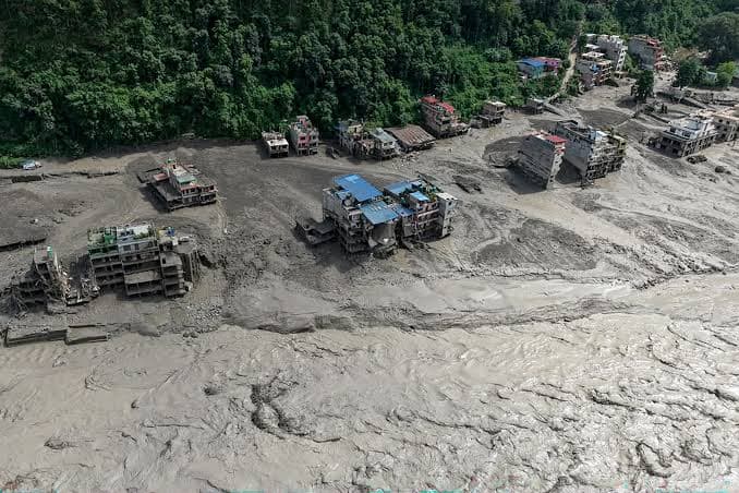 Nepal e Tibet, catastrofe dopo l’alluvione: oltre 1.200 morti e migliaia di dispersi