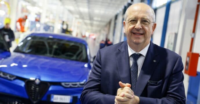 Stellantis ai sindacati: "Non chiuderemo gli stabilimenti"