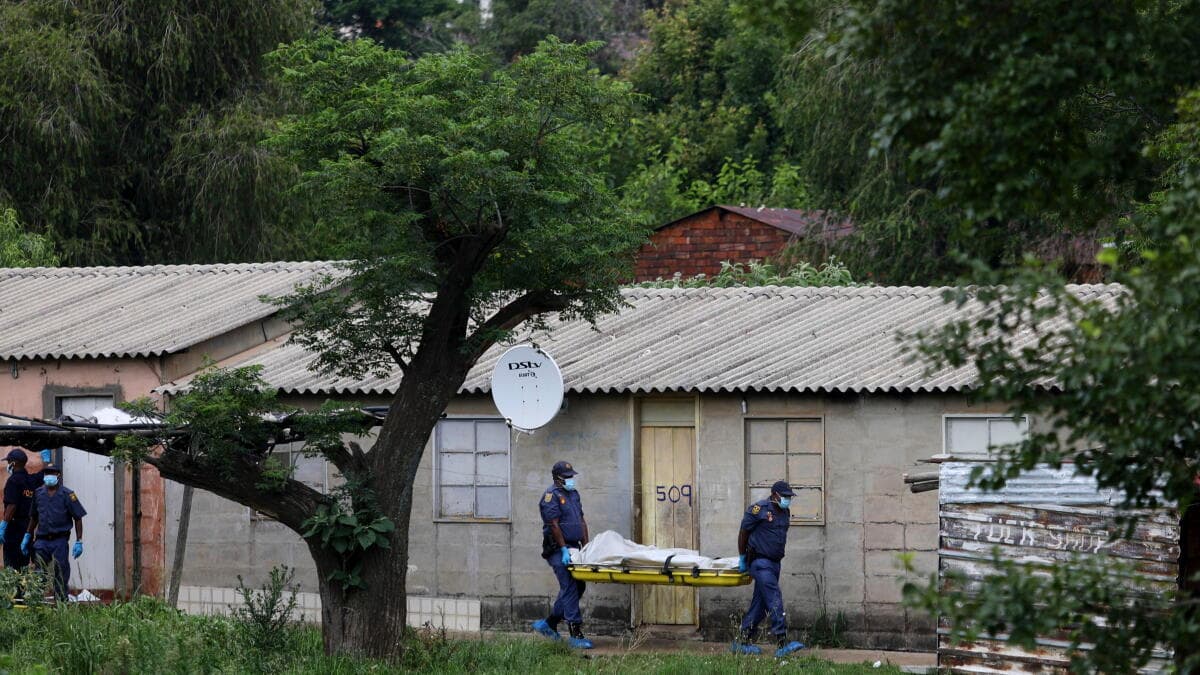 Sudafrica, strage in una casa a Durban: undici morti, tra le vittime una donna incinta