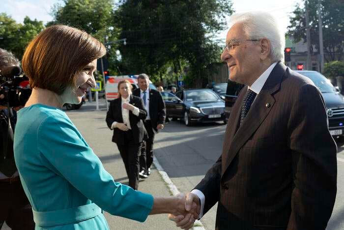 Mattarella in Moldavia: “Da parte della Russia in Italia si ha una tempesta di disinformazione”