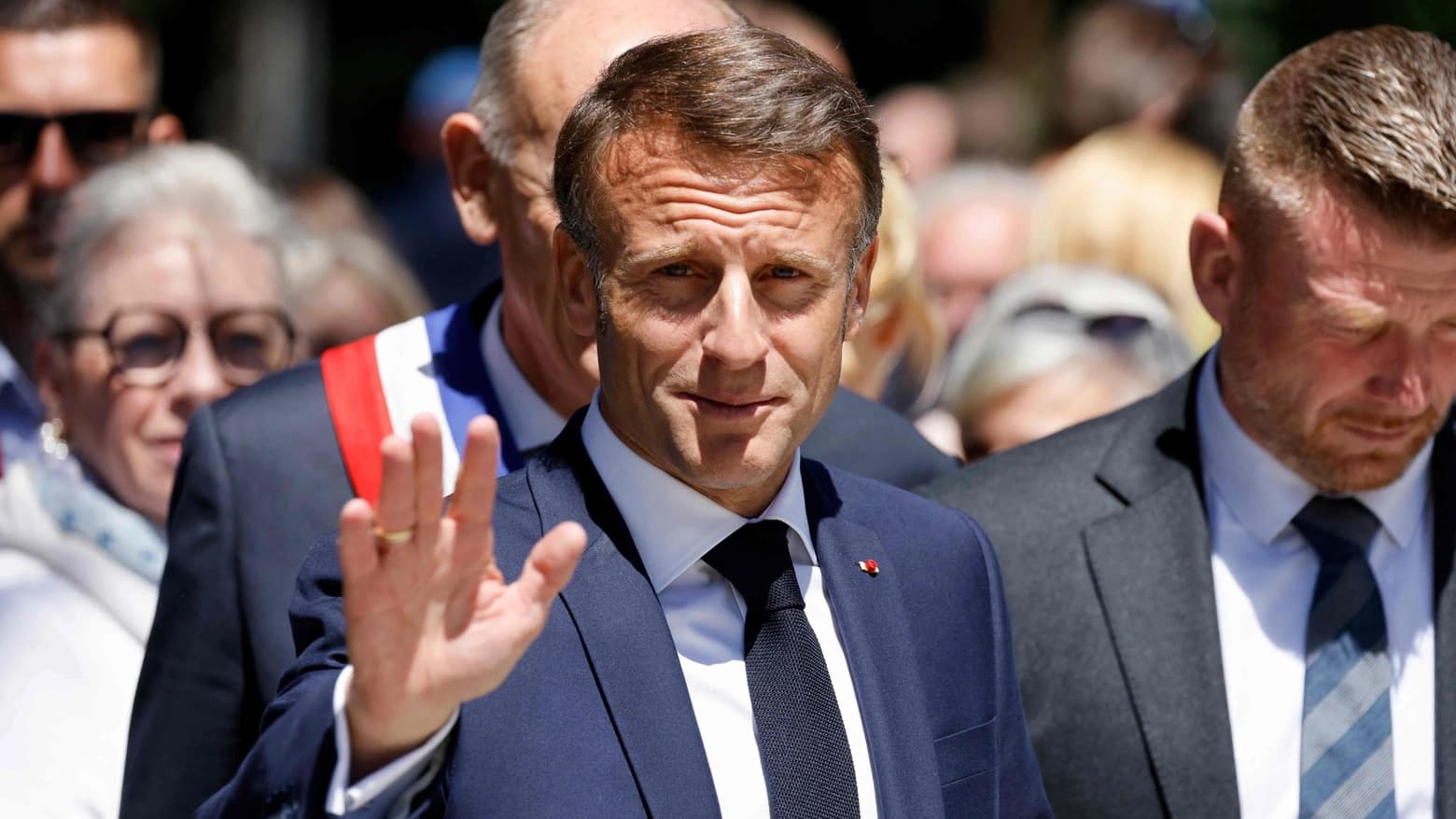 Francia. La valanga di voti della destra travolge Macron che scioglie l’Assemblea Nazionale