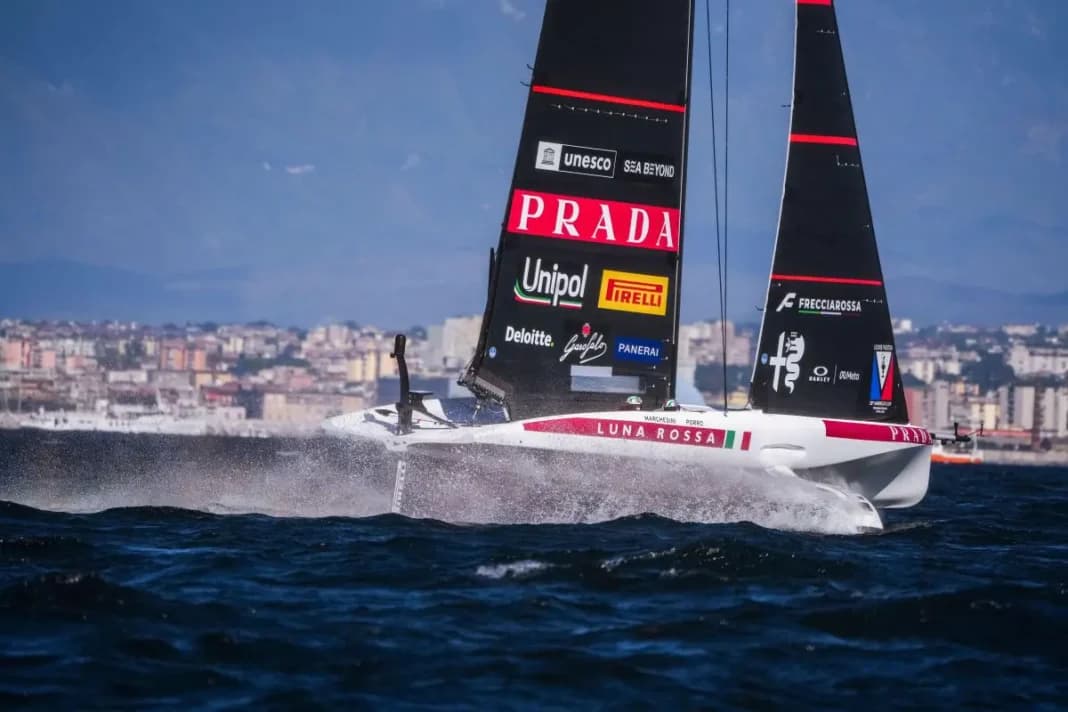 Luna Rossa trionfa a Napoli, festa sul lungomare. Sirena: «È solo l’inizio»