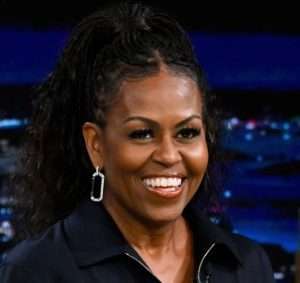 Presidenziali Usa: Michelle Obama in corsa a partire da luglio, patto segreto con Joe Biden