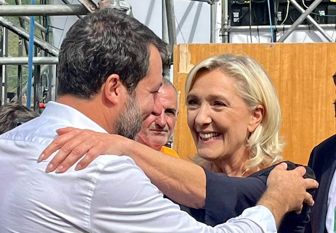Pontida, Marine Le Pen elogia Matteo Salvini. Il vicepremier assicura: “Macron e Le Pen? Tutta la vita con Marine”