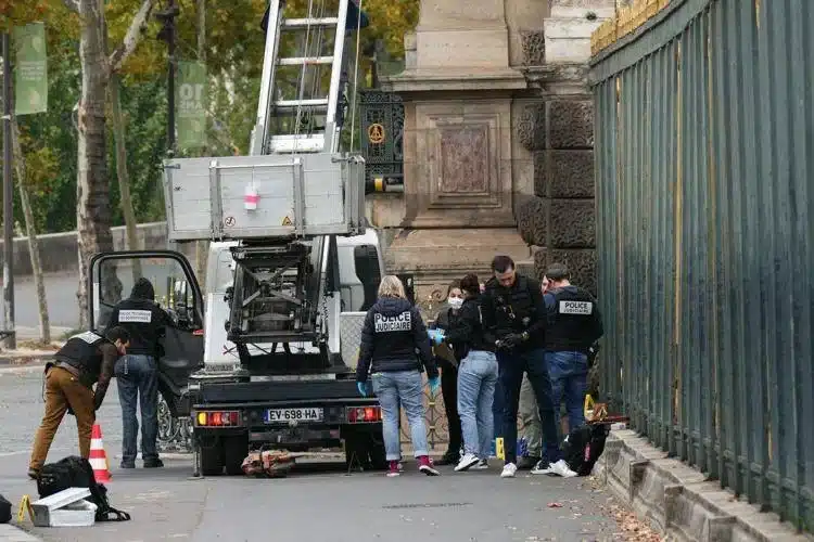 Two Arrested Over Daring €88M Jewel Heist at the Louvre