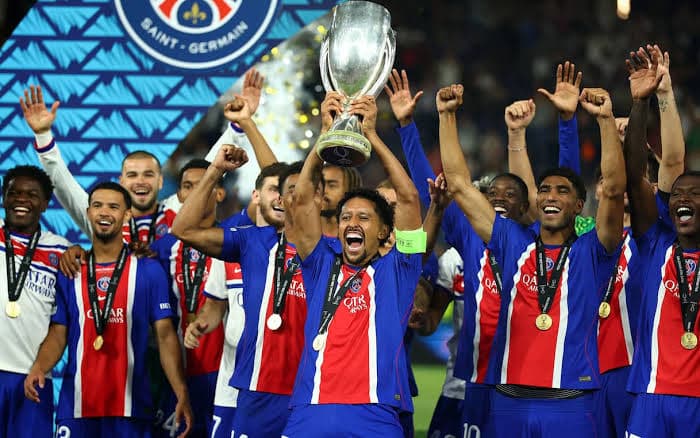 PSG senza freni: Kvaratskhelia e Doué stendono l’Aston Villa, Supercoppa europea ai parigini