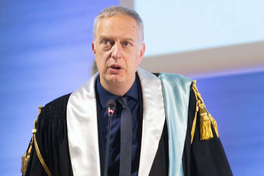 25 aprile e campagna elettorale: Scurati protesta, Meloni pubblica il testo, per la Rai solo questione di soldi