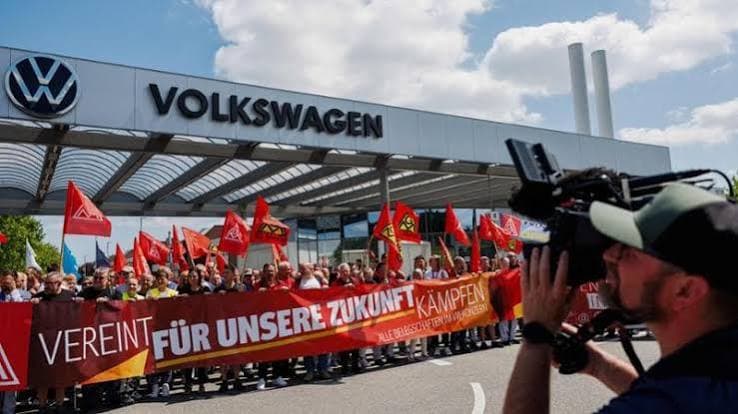 Volkswagen, ipotesi addio a Seat entro il 2029: il gruppo punta su Cupra