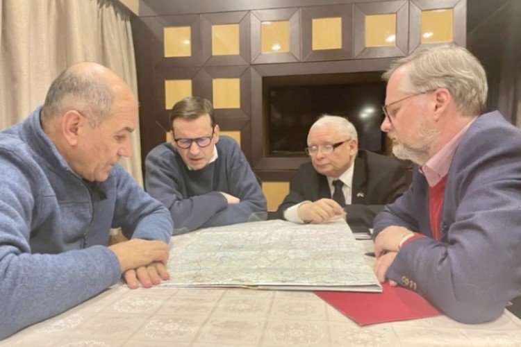 Poland Halts Arms Supply to Ukraine Amid Escalating Grain Diplomacy Feud
