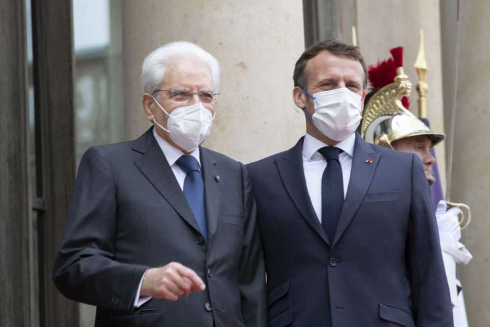 Mattarella all’Eliseo: “Nasce l’esigenza di un trattato di cooperazione rafforzata”