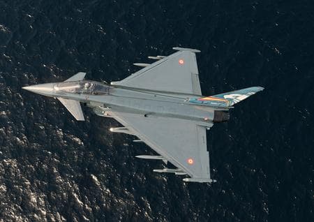 Leonardo firma il contratto pluriennale di estensione dei servizi di supporto per la flotta di velivoli Eurofighter della forza aerea del Kuwait