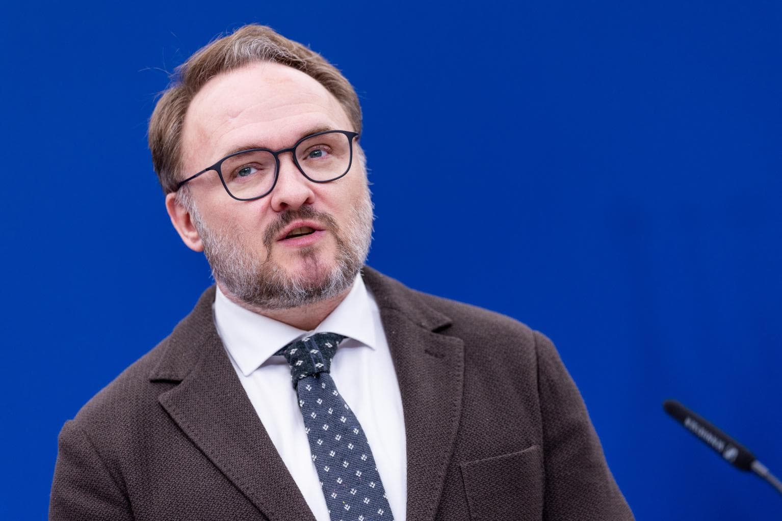 Raccomandazione Ue ai 27: "Adottare misure per ridurre la domanda di gas ed elettricità"