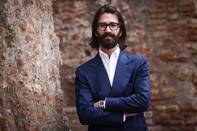 Leonardo Maria Del Vecchio lascia EssilorLuxottica: addio agli incarichi in Ray-Ban e nel gruppo