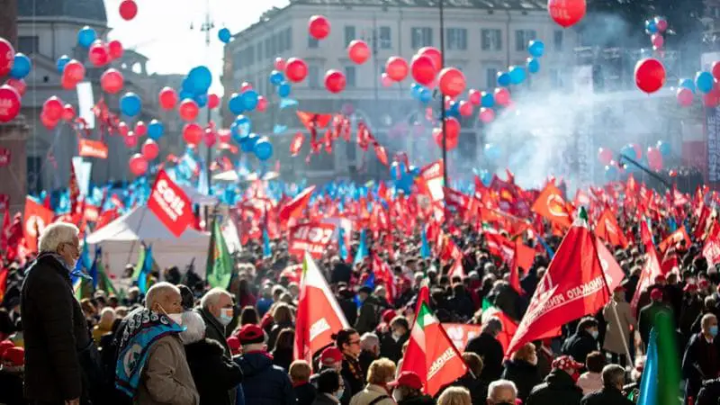 Al via lo sciopero generale di 8 ore contro la manovra