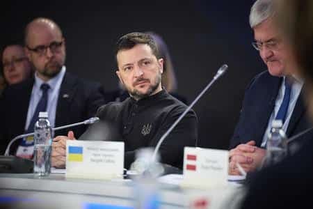 Ucraina: Zelensky pronto a firmare accordo per le terre rare con gli Usa, Putin rilancia