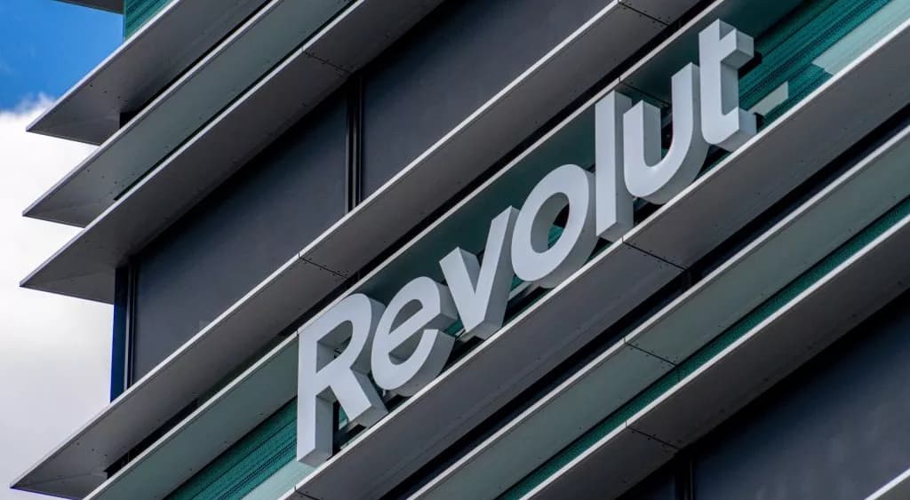 Con una Pec istituzionale italiana hackerano Revolut. La banca assicura: "Fondi non toccati"
