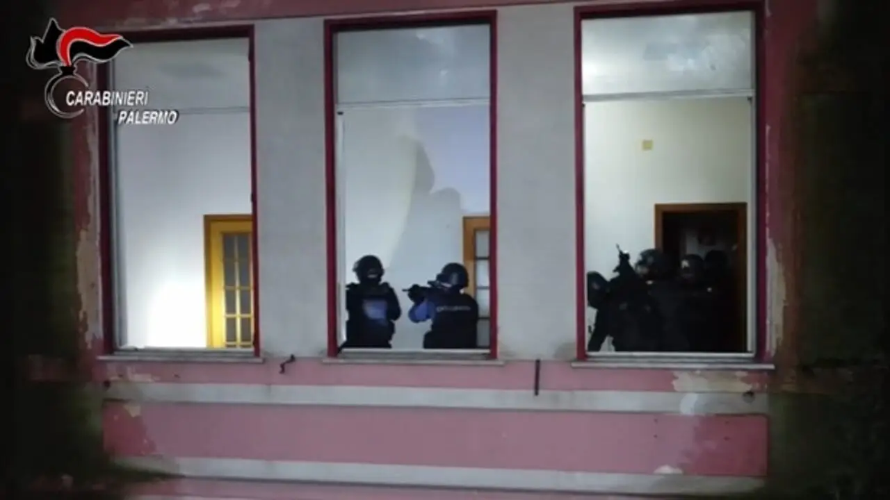 Mafia, maxi retata a Palermo: più di 180 arrestati